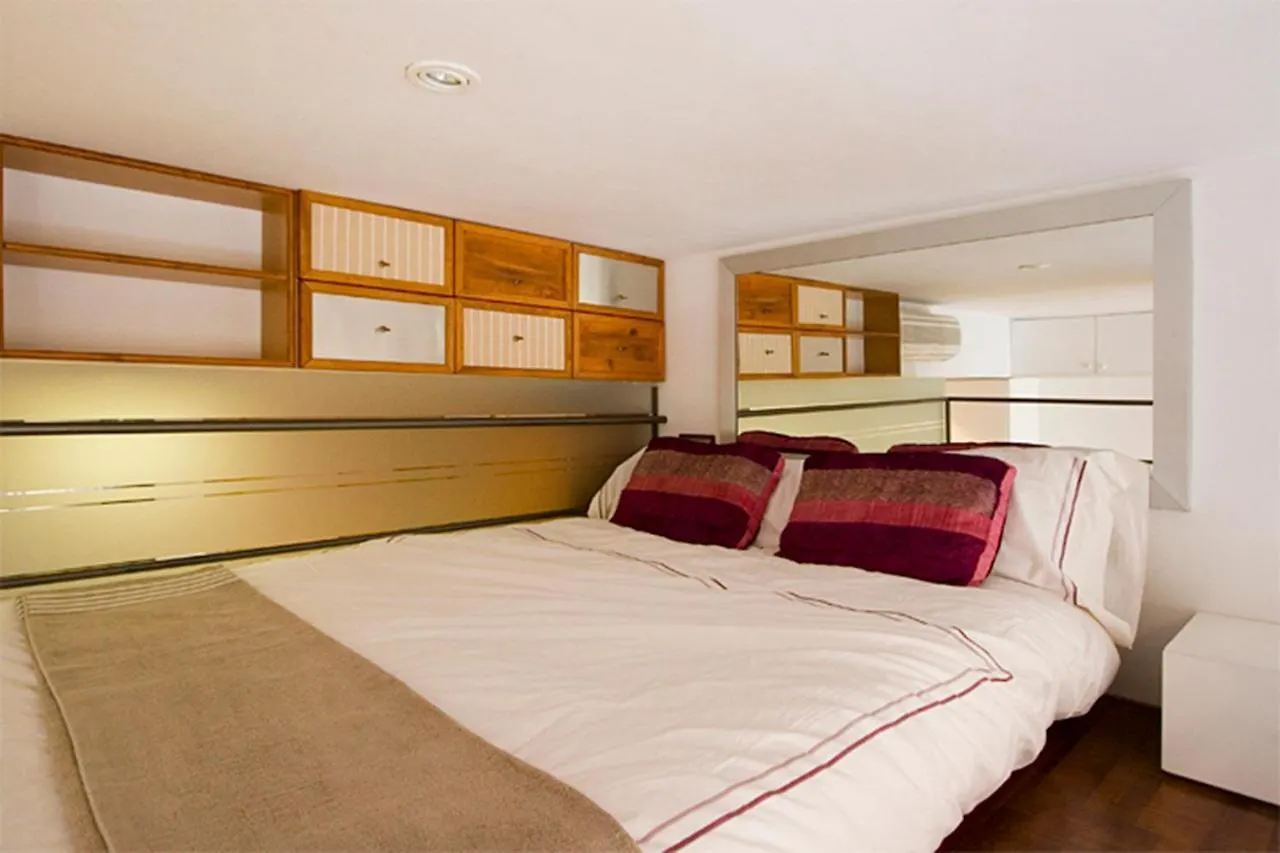 ברצלונה Reina Amalia Apartment